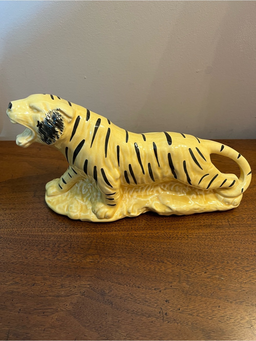 Vintage 1950s Yellow Ceramic Tiger Planter - Mid Century Modern - Picture 8 of 8